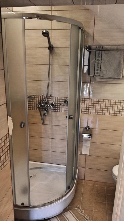 Virag Apartmanhaz Sopron Exteriör bild