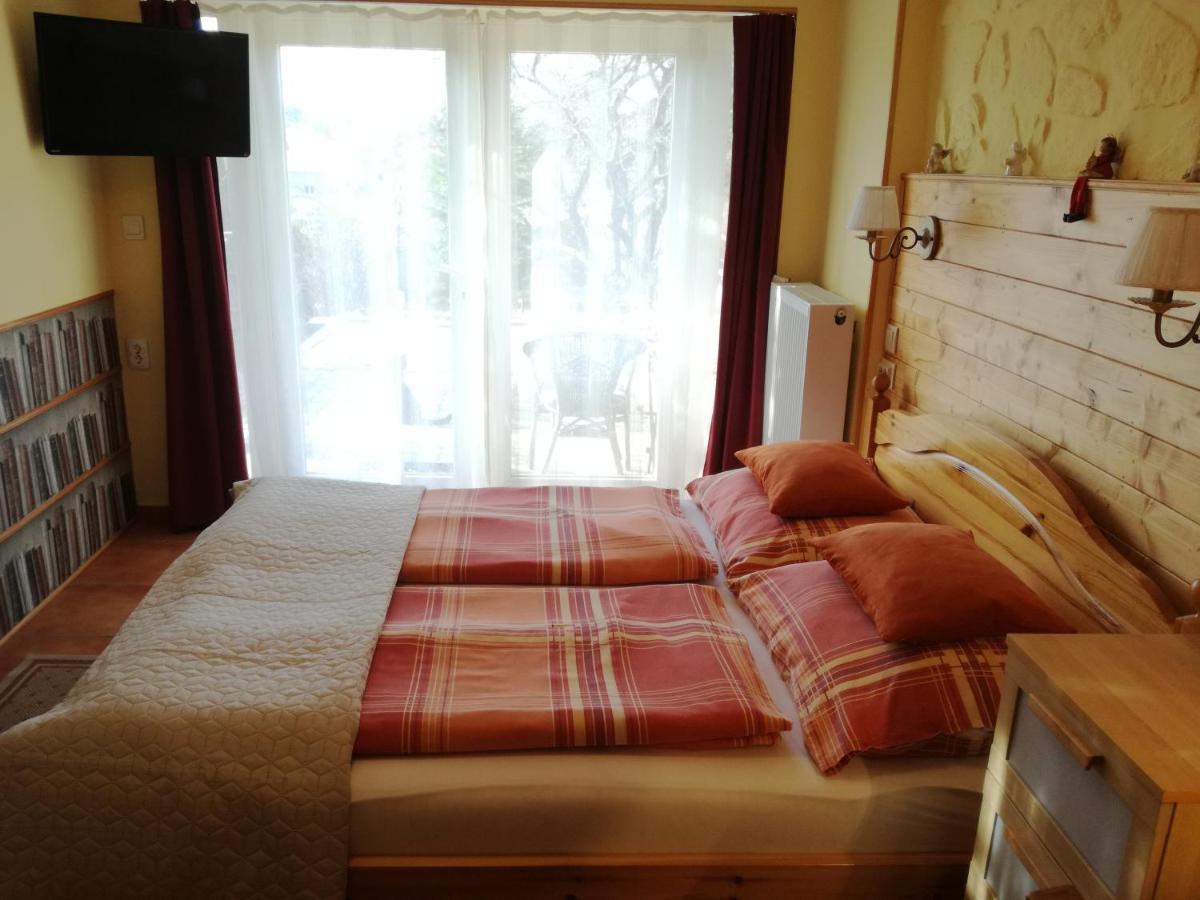 Virag Apartmanhaz Sopron Exteriör bild