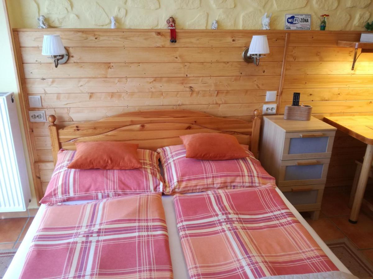 Virag Apartmanhaz Sopron Exteriör bild